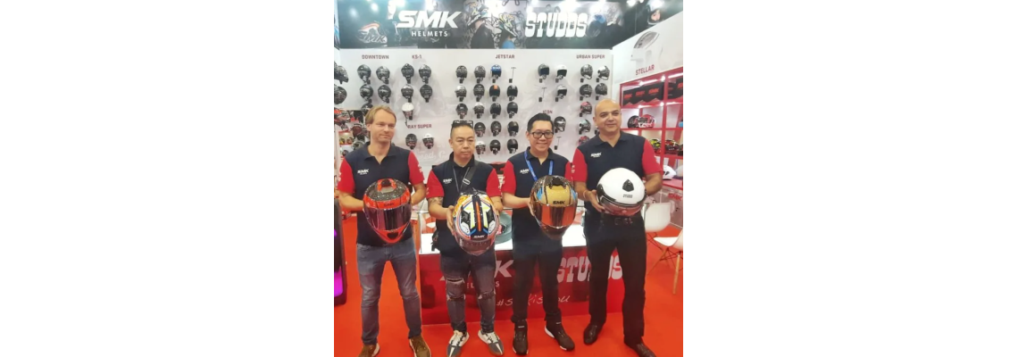 ISTANA HELMET Menjual Helm SMK dan STUDDS Di Kota Bandung